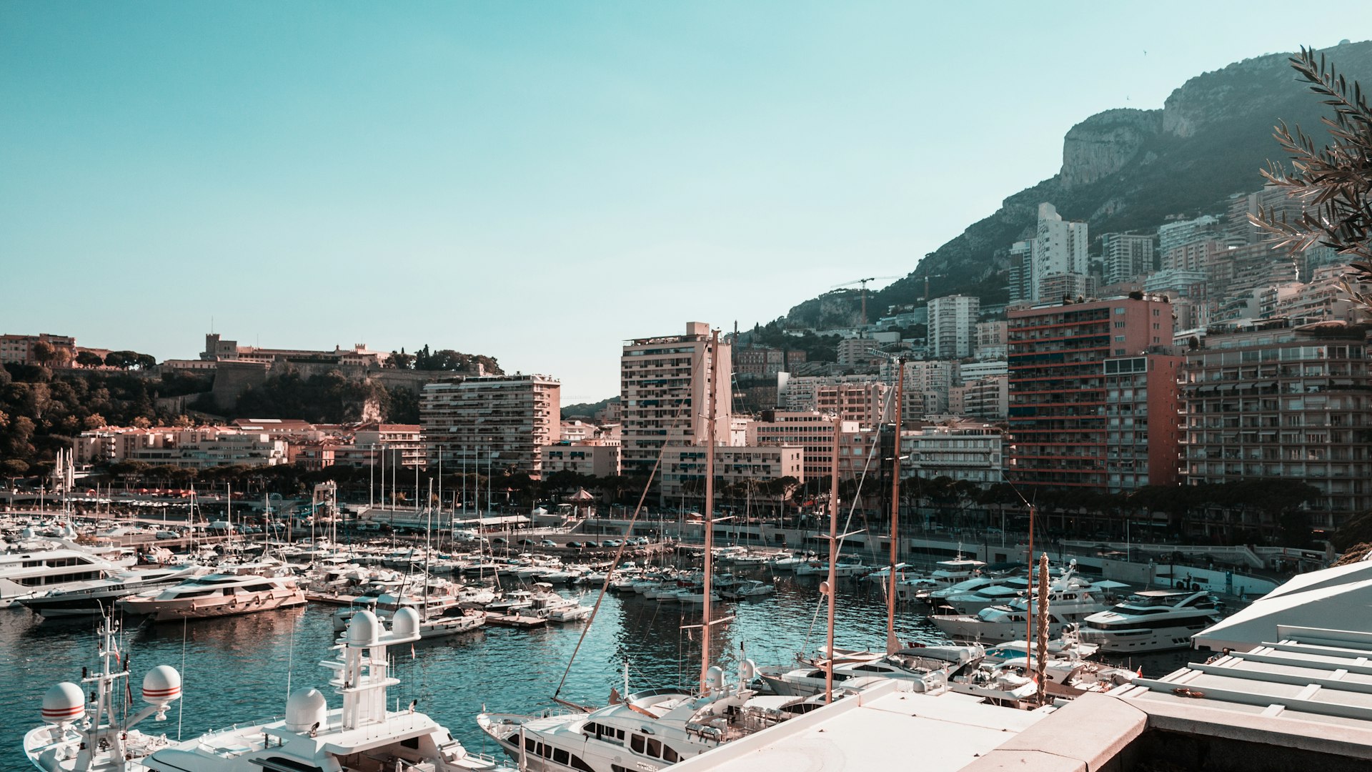 Monaco yacht charter