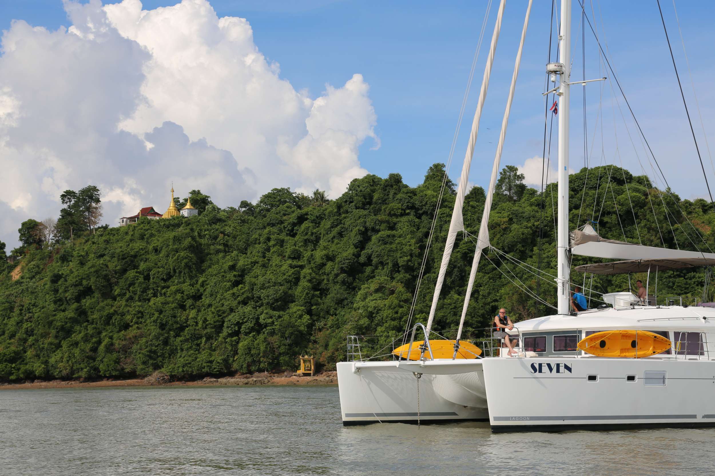 Luxury Crewed Catamaran 00SEVEN photo 5