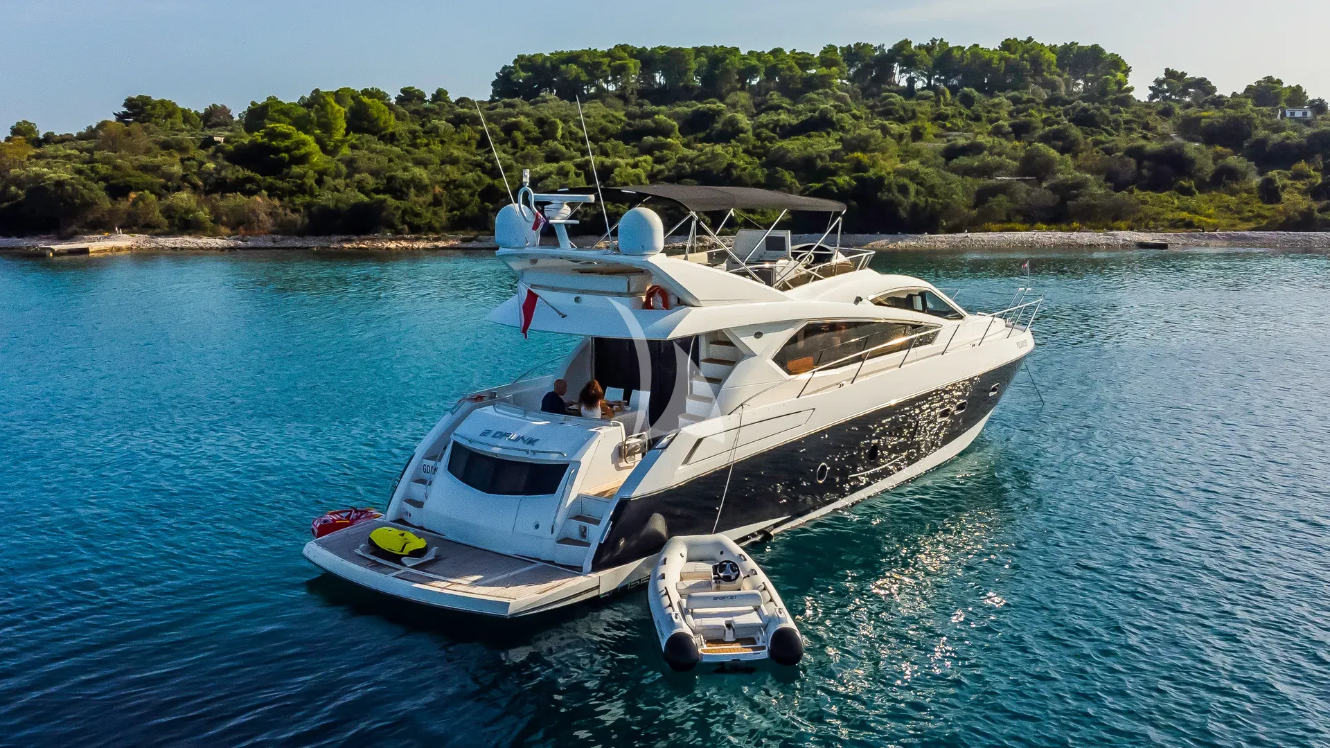 Crewed Motor Yacht 2 DRUNK photo 6