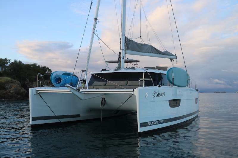Luxury Crewed Catamaran 3 SISTERS