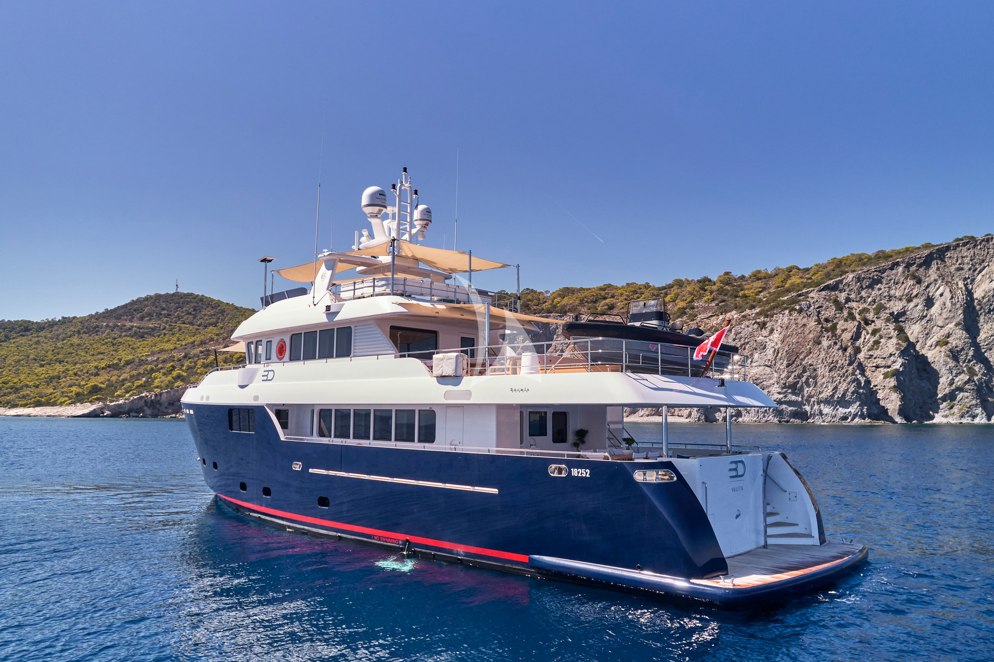 Crewed Motor Yacht 3D photo 5