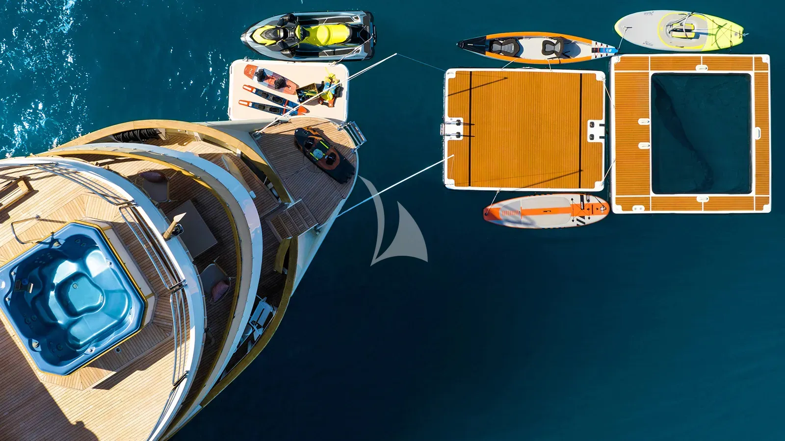 Luxury Crewed Motor Yacht LA PERLA photo 6