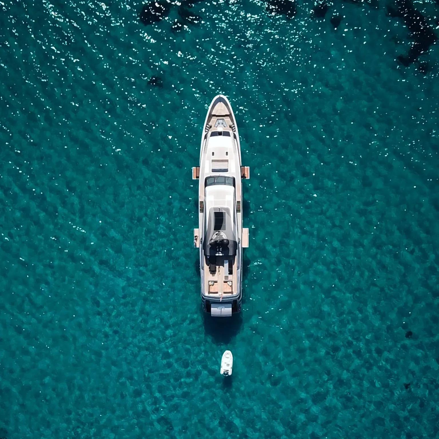 Luxury Crewed Motor Yacht 4A photo 4