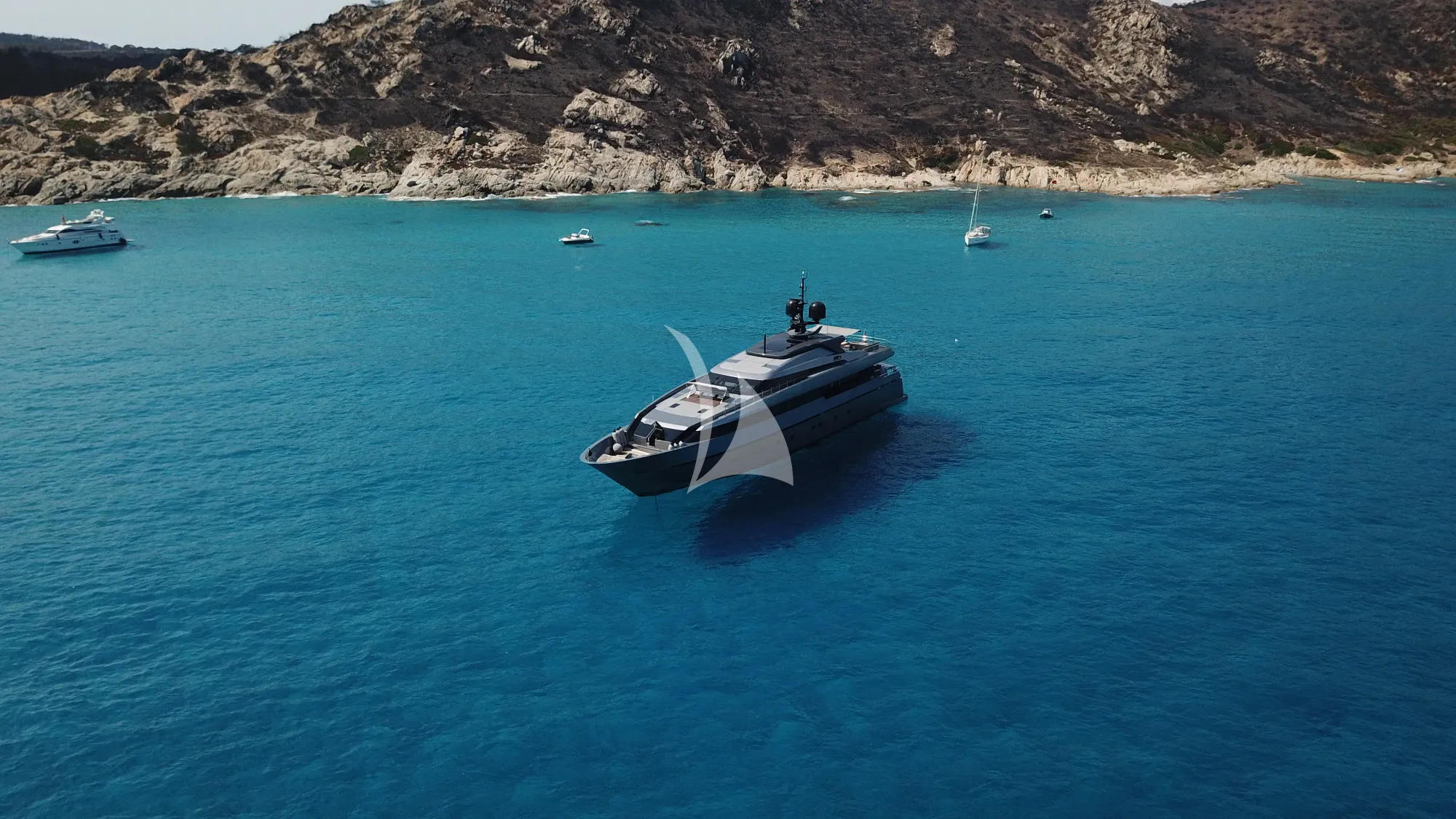 Luxury Crewed Motor Yacht 4A photo 6