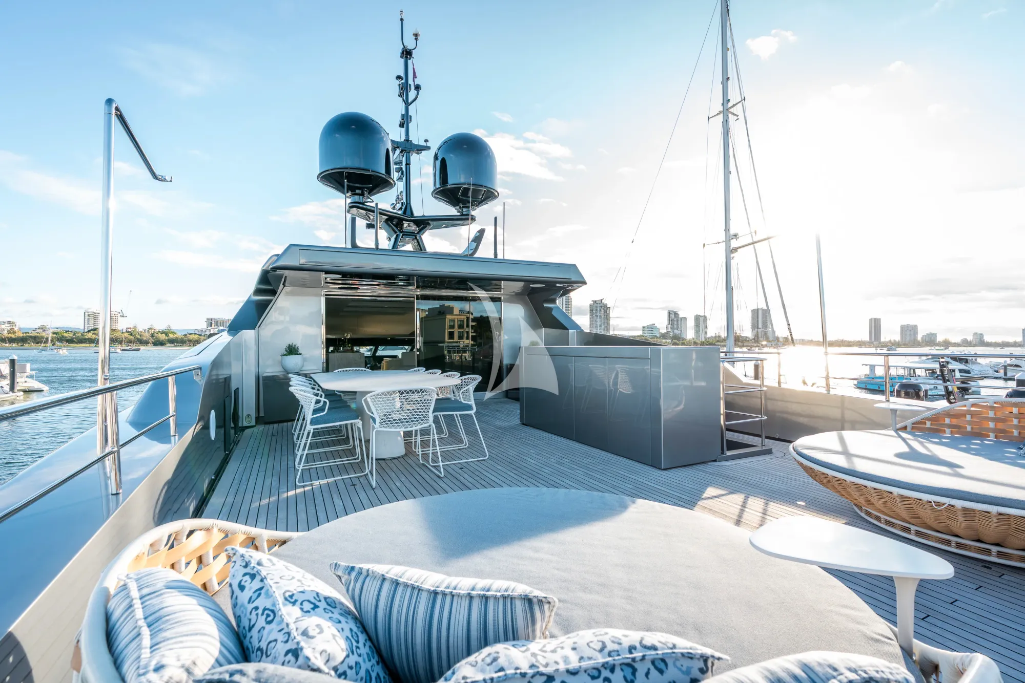 Luxury Crewed Motor Yacht 4A photo 8