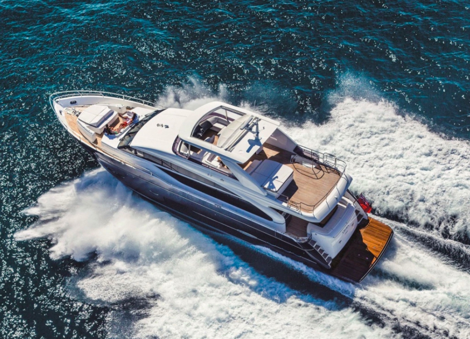 Crewed Motor Yacht 4LIFE photo 4