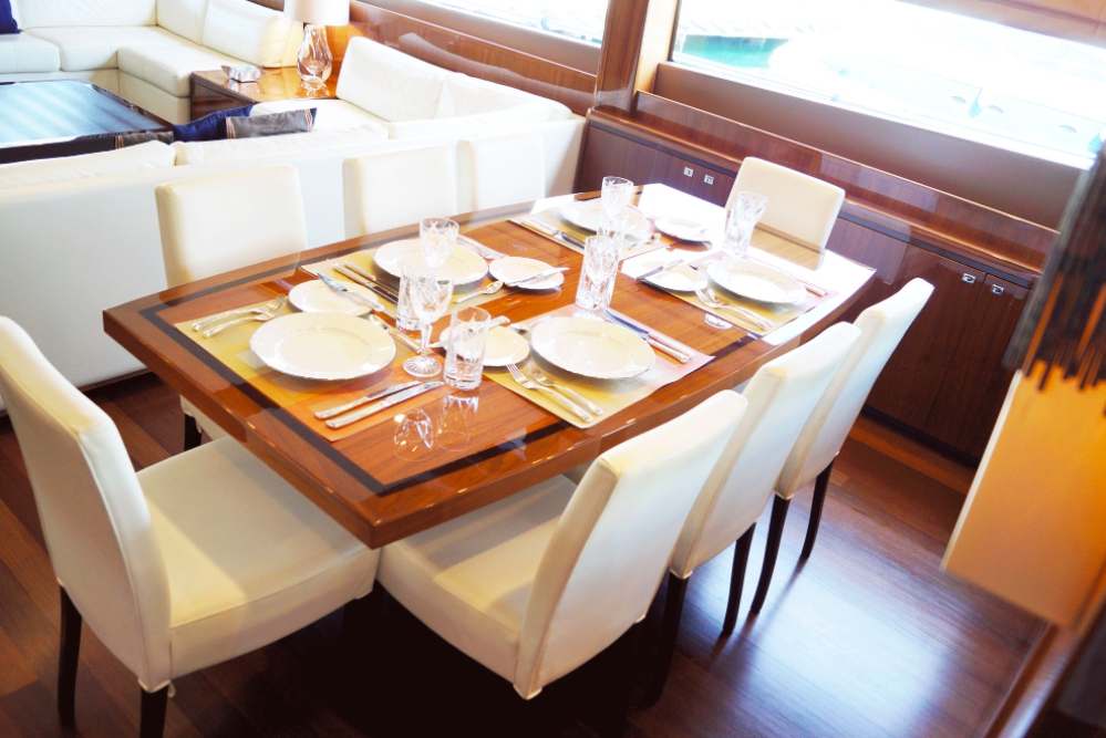 Crewed Motor Yacht 4LIFE photo 5