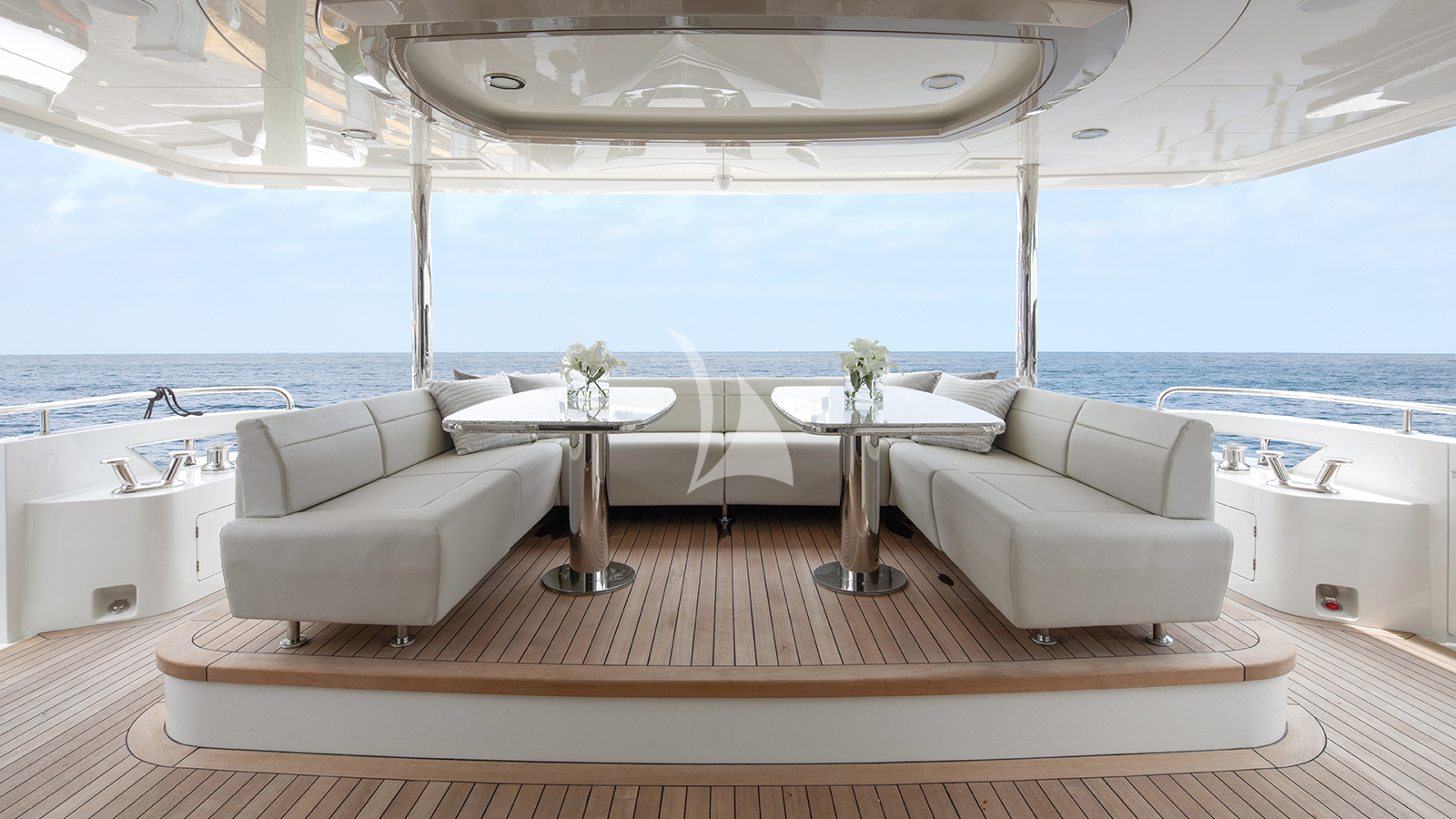 Luxury Crewed Motor Yacht 50 FIFTY photo 5