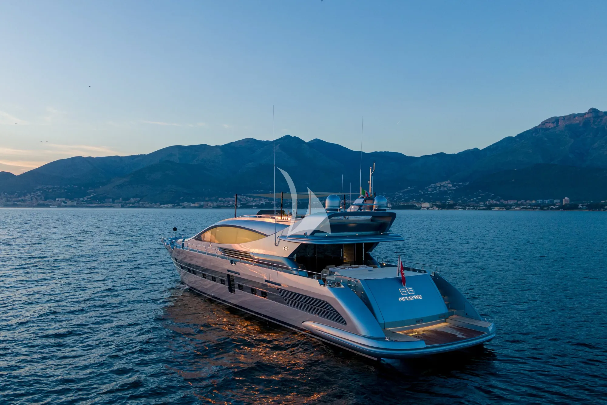 Luxury Crewed Motor Yacht 55 FIFTYFIVE photo 6
