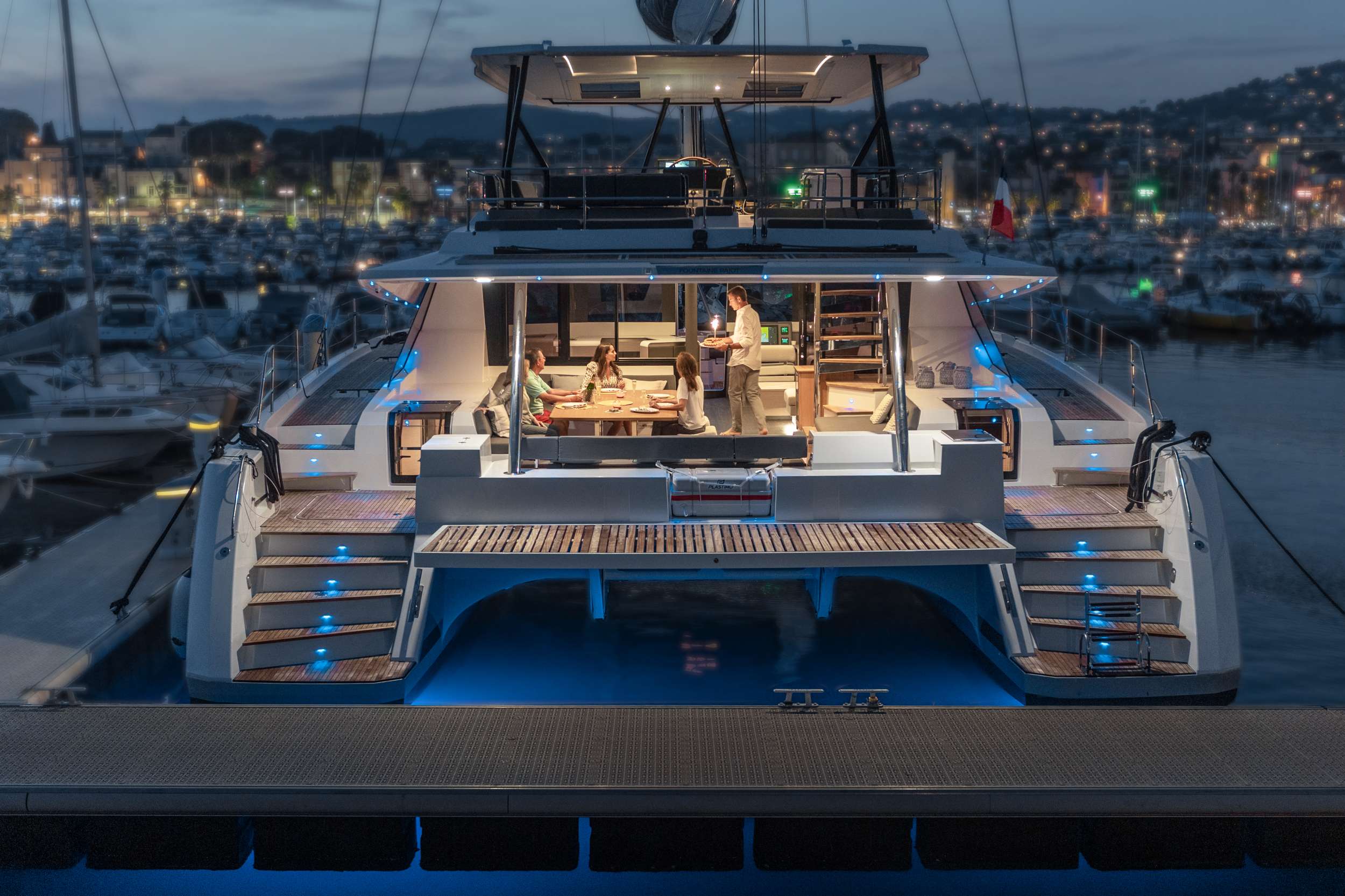 Crewed Catamaran 7TH HEAVEN photo 4