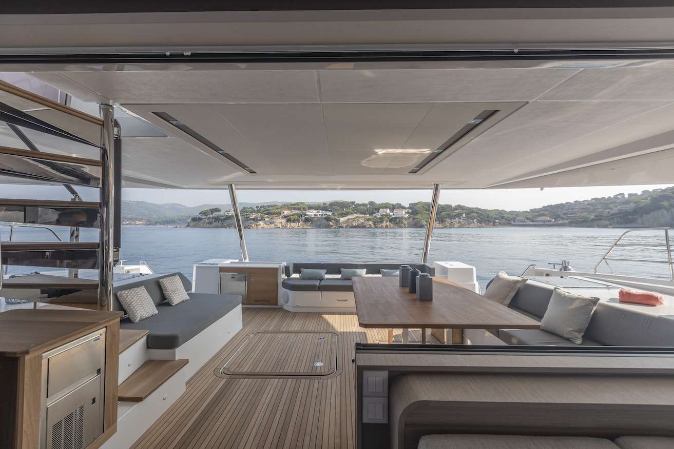 Crewed Catamaran 7TH HEAVEN photo 6