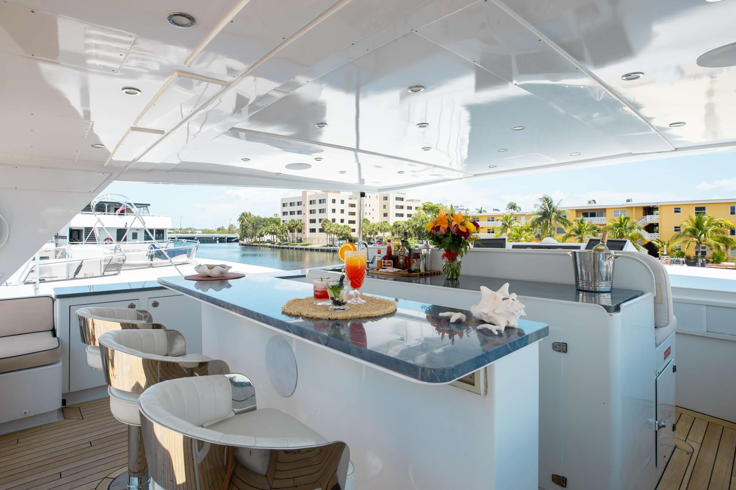 Luxury Crewed Motor Yacht A PLACE IN THE SUN photo 3