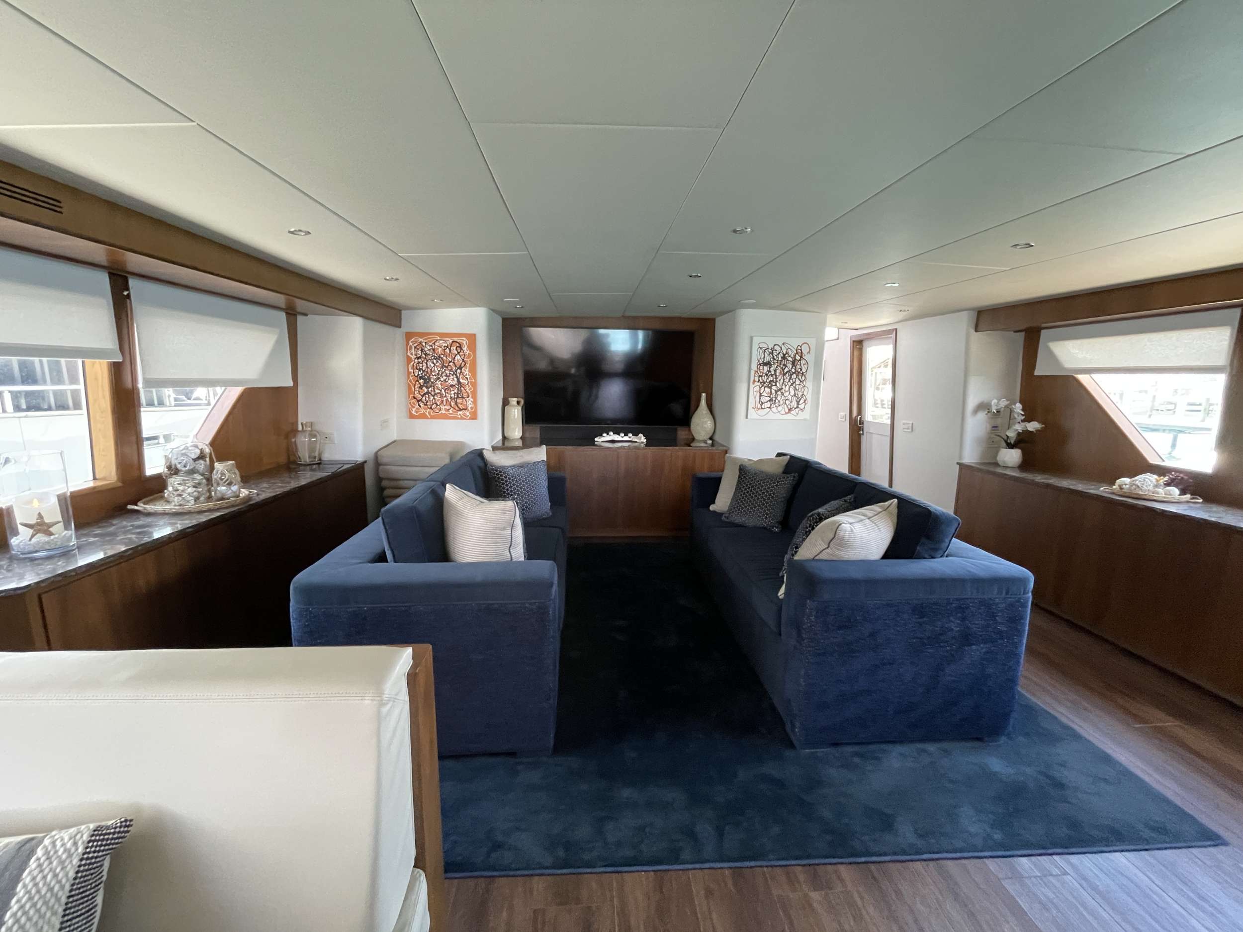 Luxury Crewed Motor Yacht A PLACE IN THE SUN photo 4