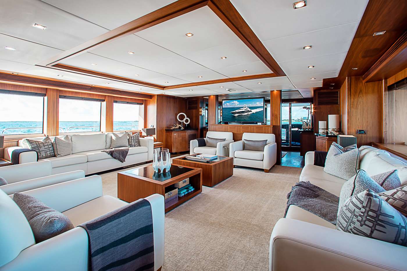 Luxury Crewed Motor Yacht ACACIA photo 8