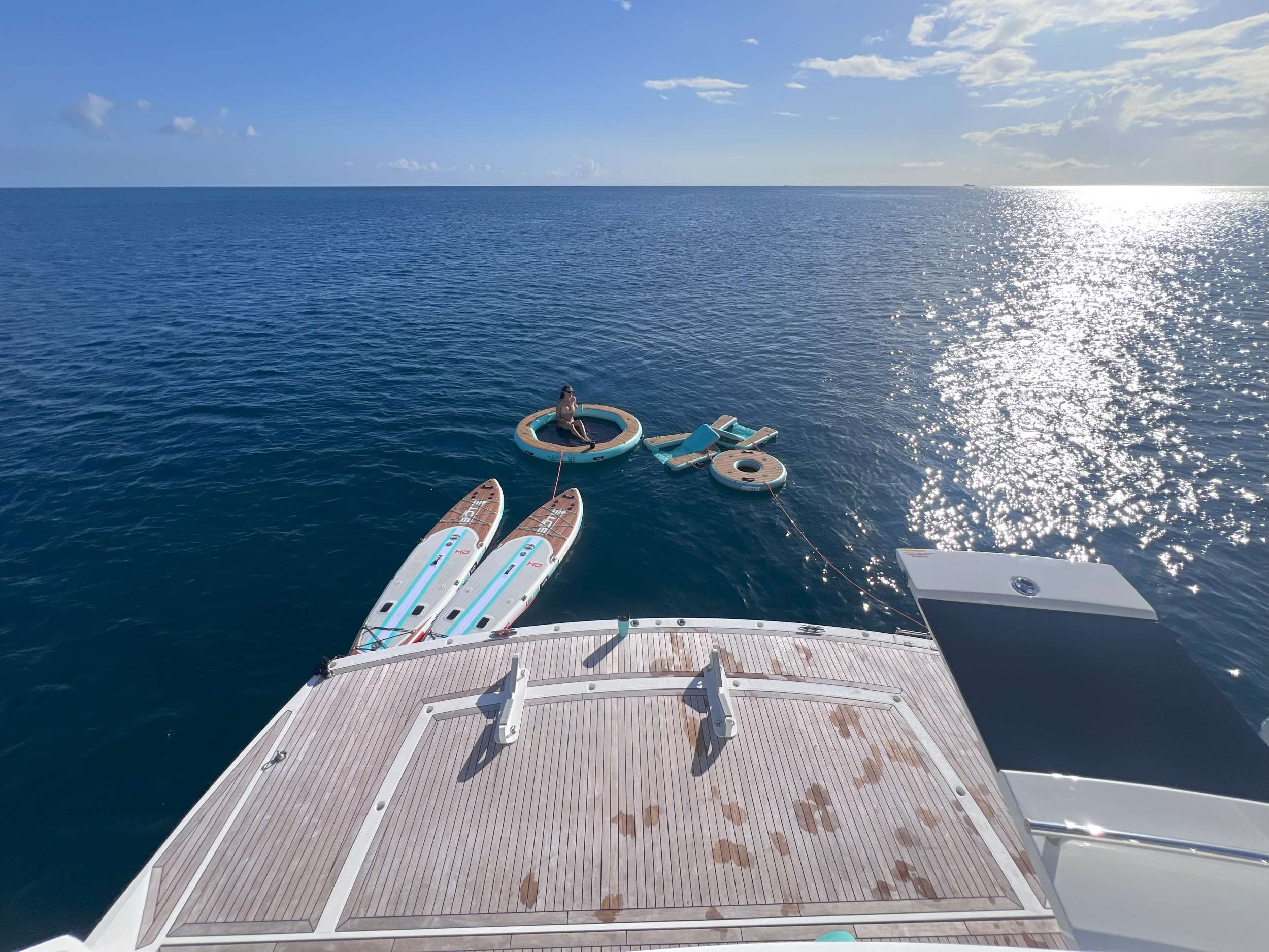 Luxury Crewed Motor Yacht ACCIDENTAL SUCCESS II photo 4