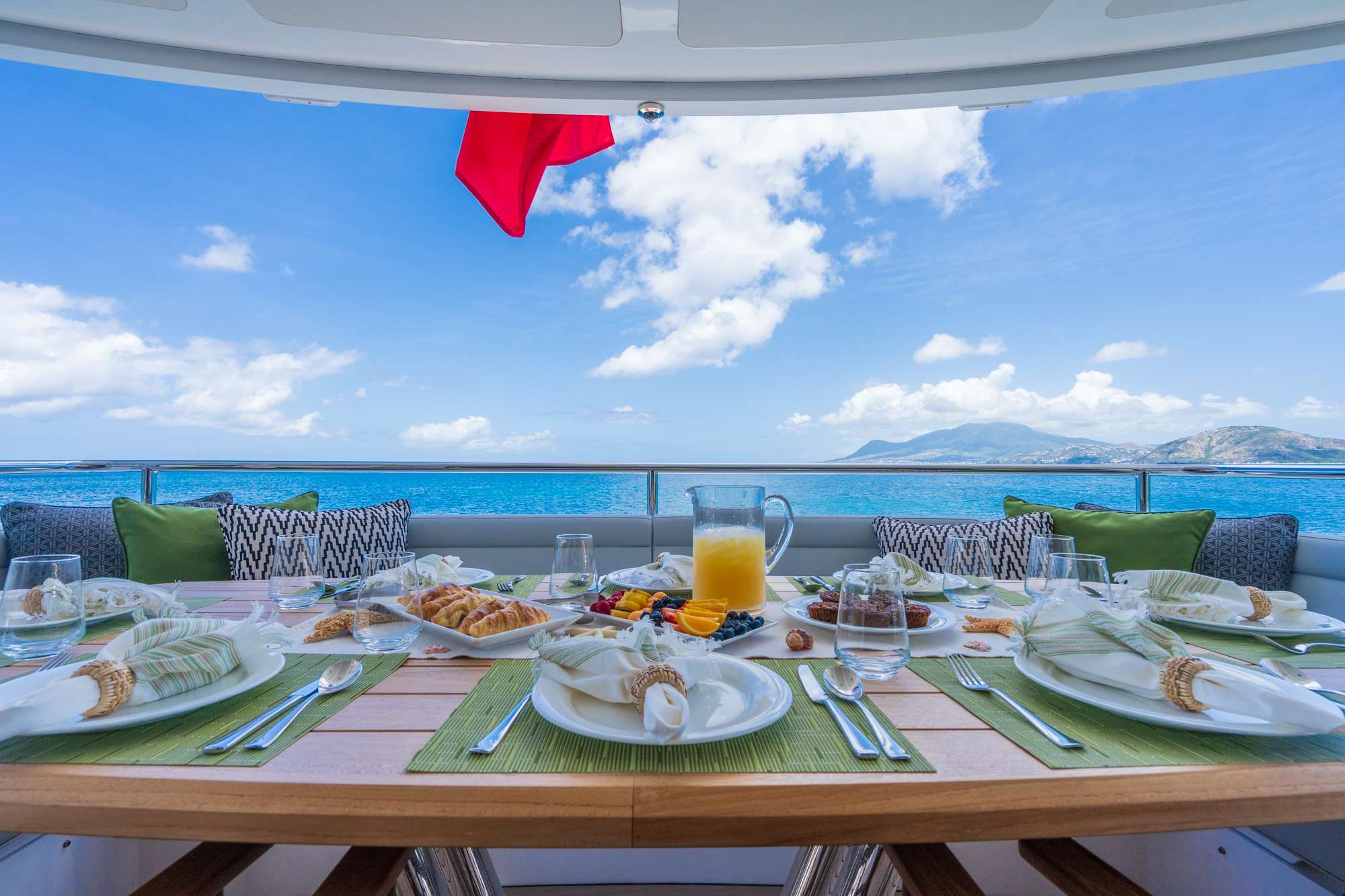 Luxury Crewed Motor Yacht ACCIDENTAL SUCCESS II photo 8