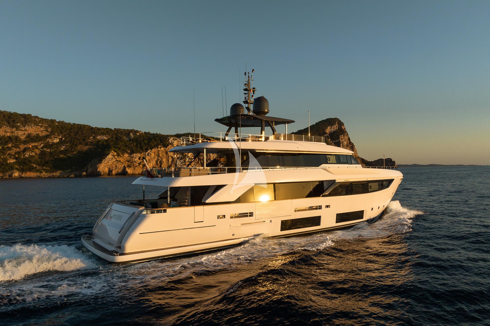 Luxury Crewed Motor Yacht ACQUA photo 3