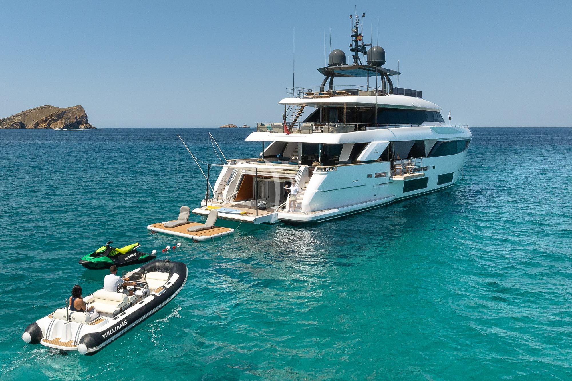 Luxury Crewed Motor Yacht ACQUA photo 6