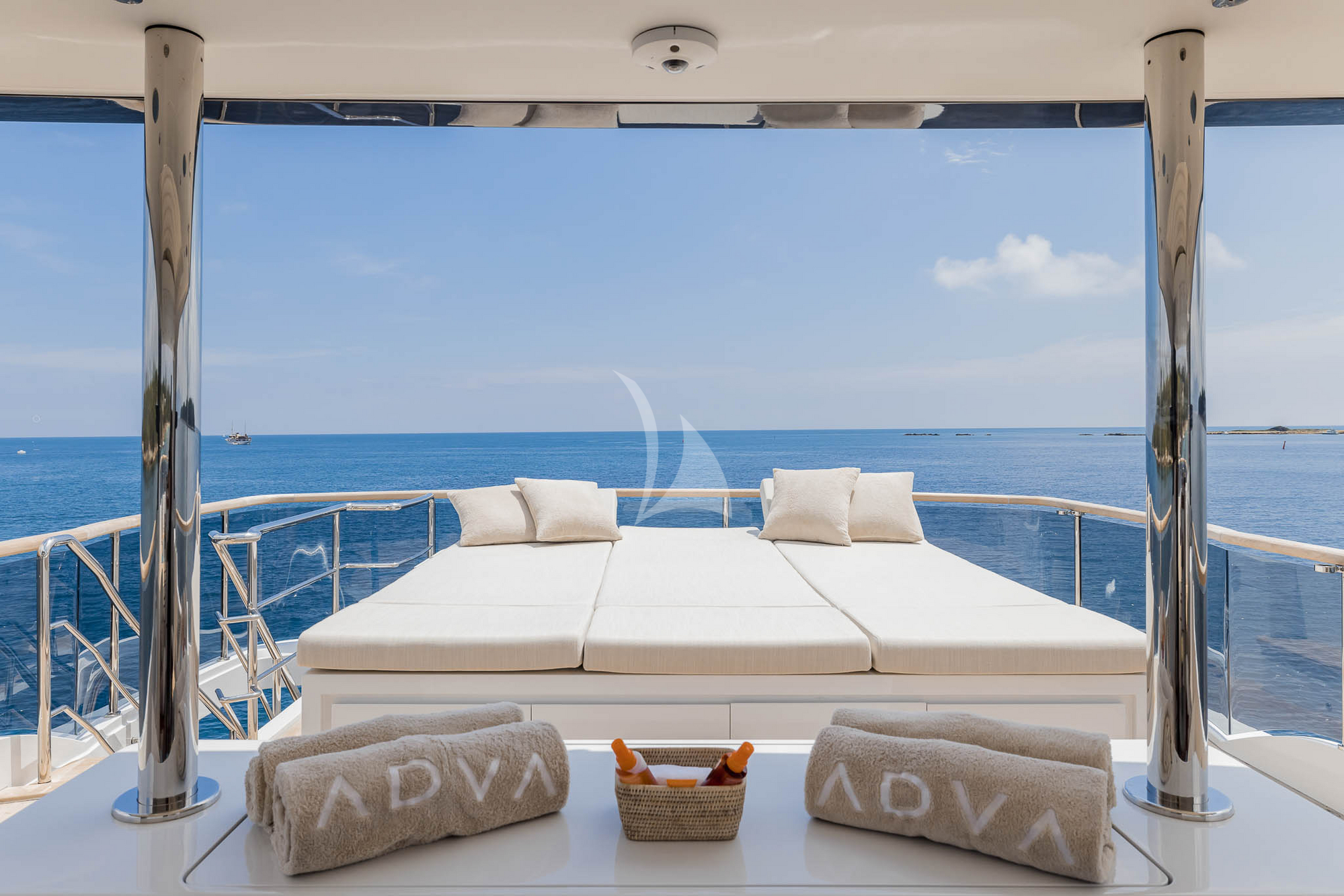 Luxury Crewed Motor Yacht ADVA photo 7