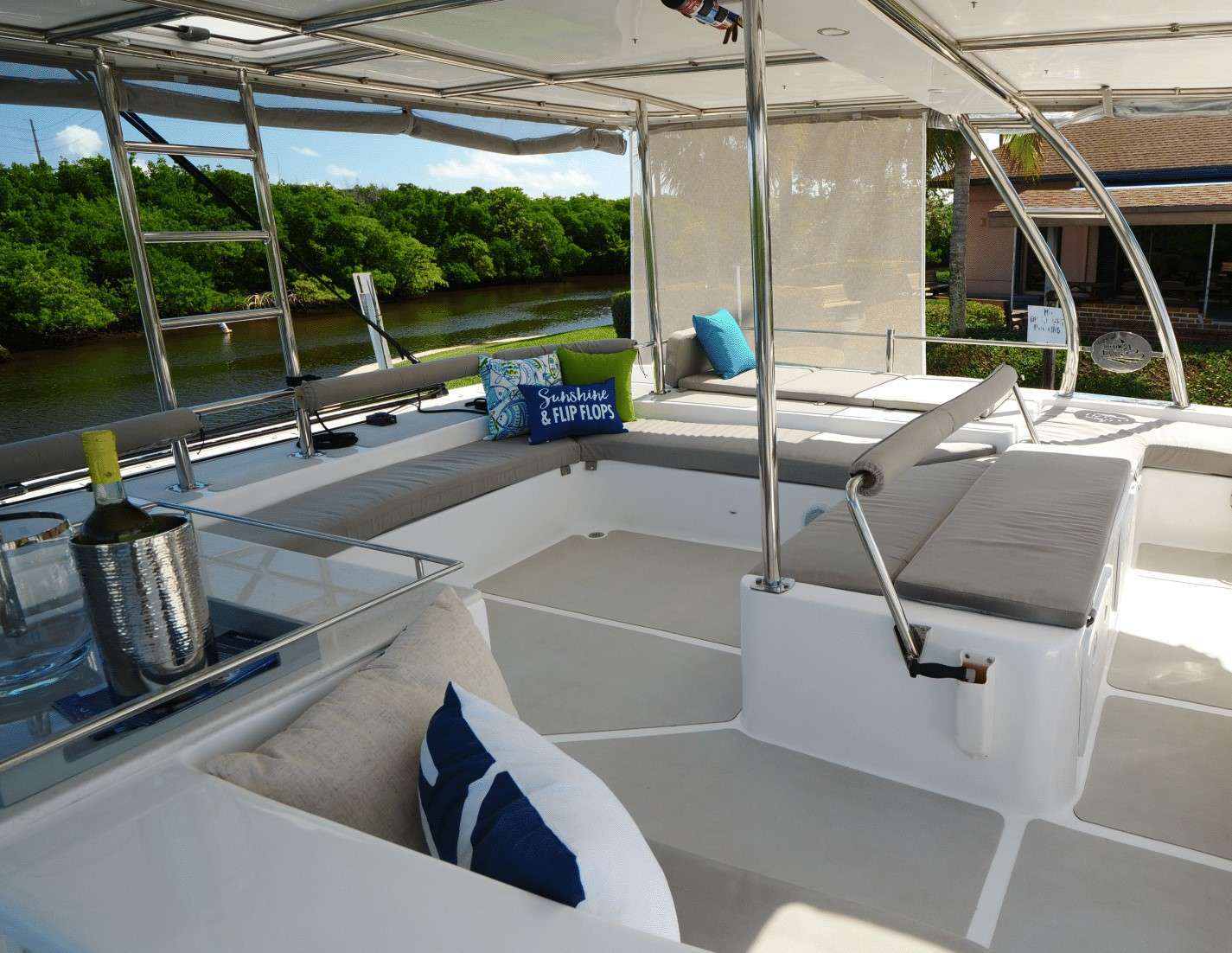 Crewed Catamaran ADVENTURE US photo 6