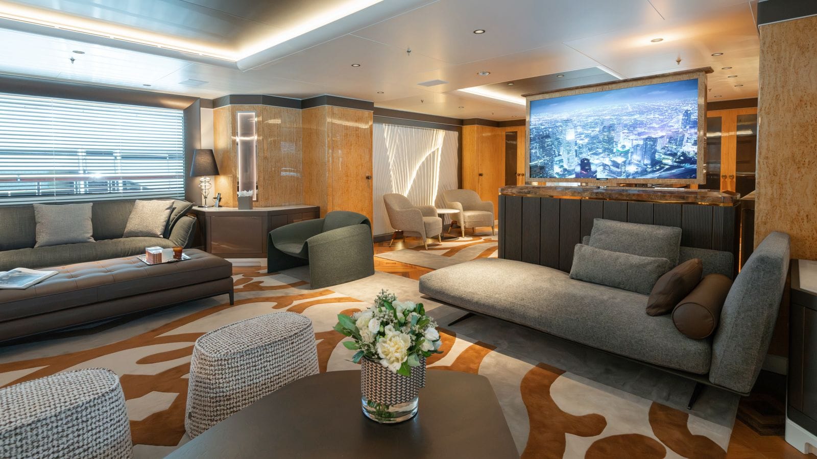 Luxury Crewed Motor Yacht AELIA photo 8
