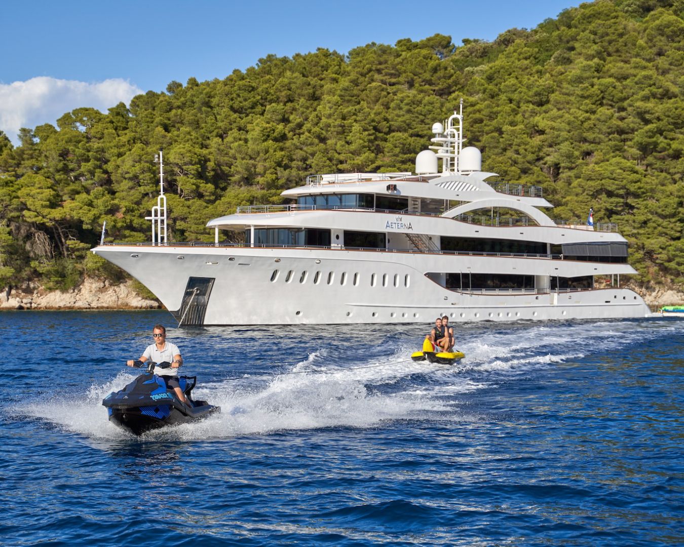 Luxury Crewed Motor Yacht AETERNA photo 6