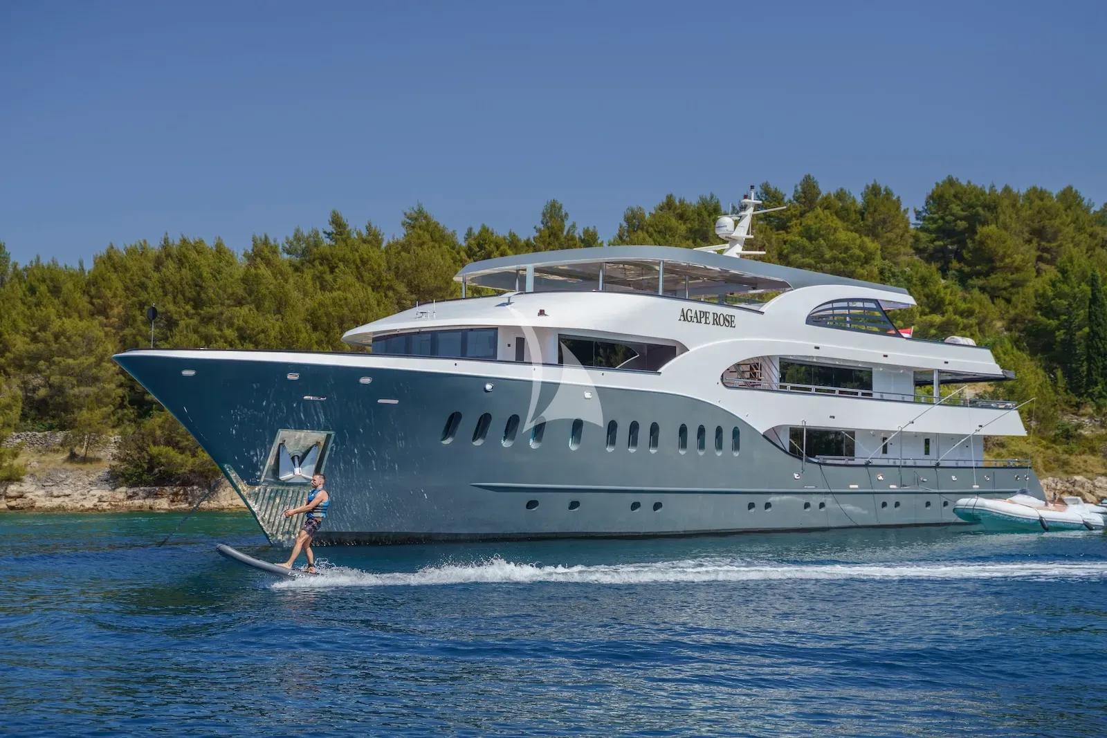 Luxury Crewed Motor Yacht AGAPE ROSE photo 6