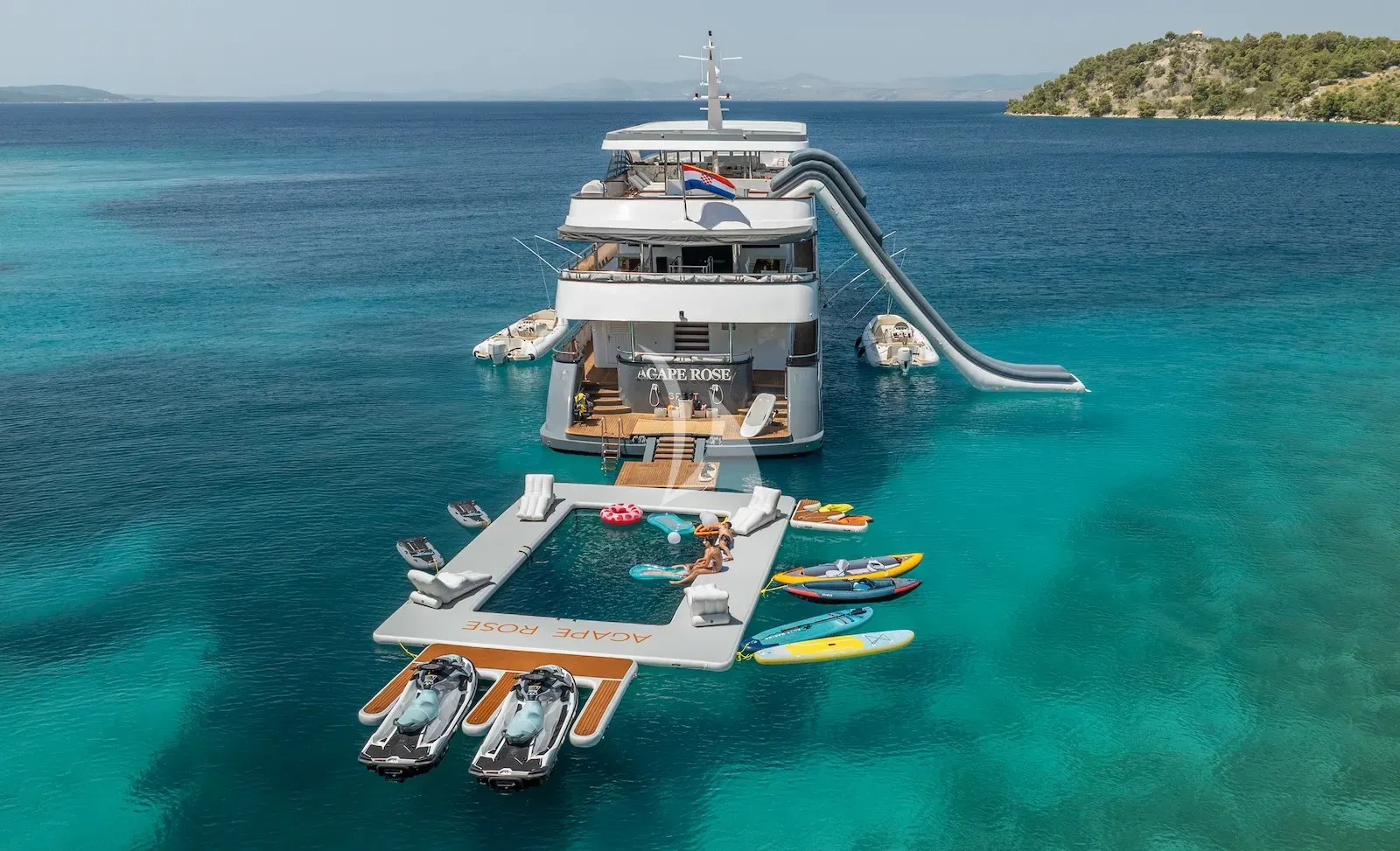 Luxury Crewed Motor Yacht AGAPE ROSE photo 8