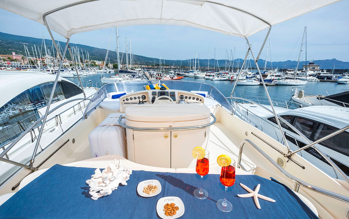 Crewed Motor Yacht Aicon 56 photo 3