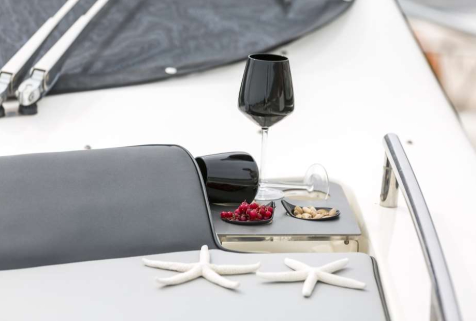 Crewed Motor Yacht Aicon 72 photo 5