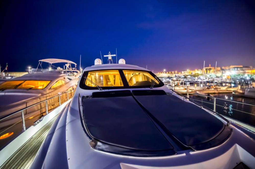 Crewed Motor Yacht Aicon 72 photo 6