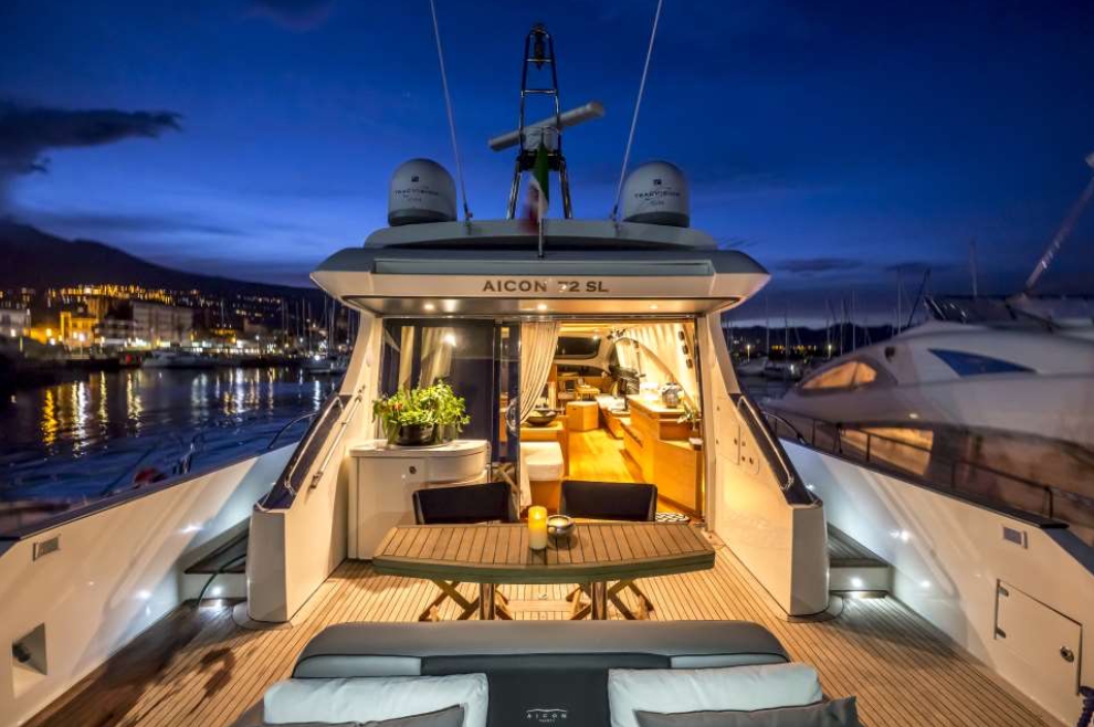 Crewed Motor Yacht Aicon 72 photo 8