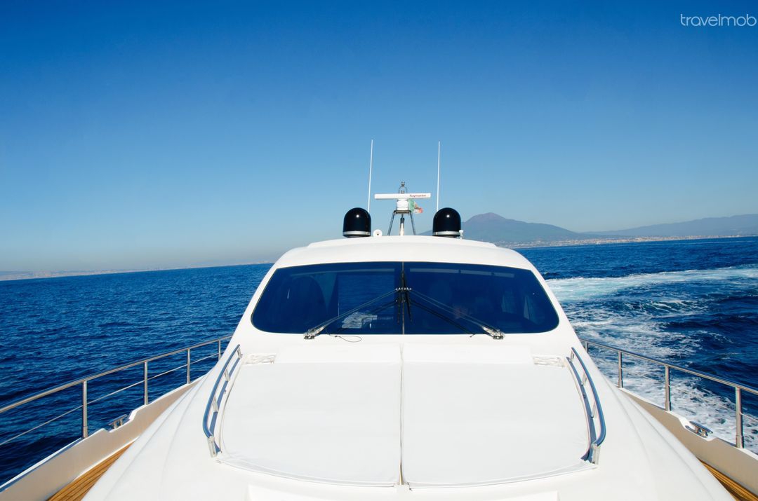 Crewed Motor Yacht Aicon 72 photo 6