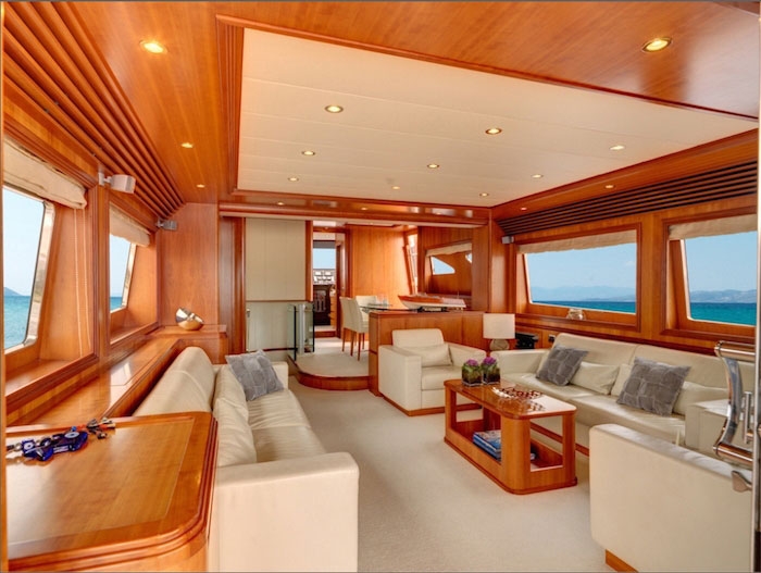 Luxury Crewed Motor Yacht AIMILIA photo 5