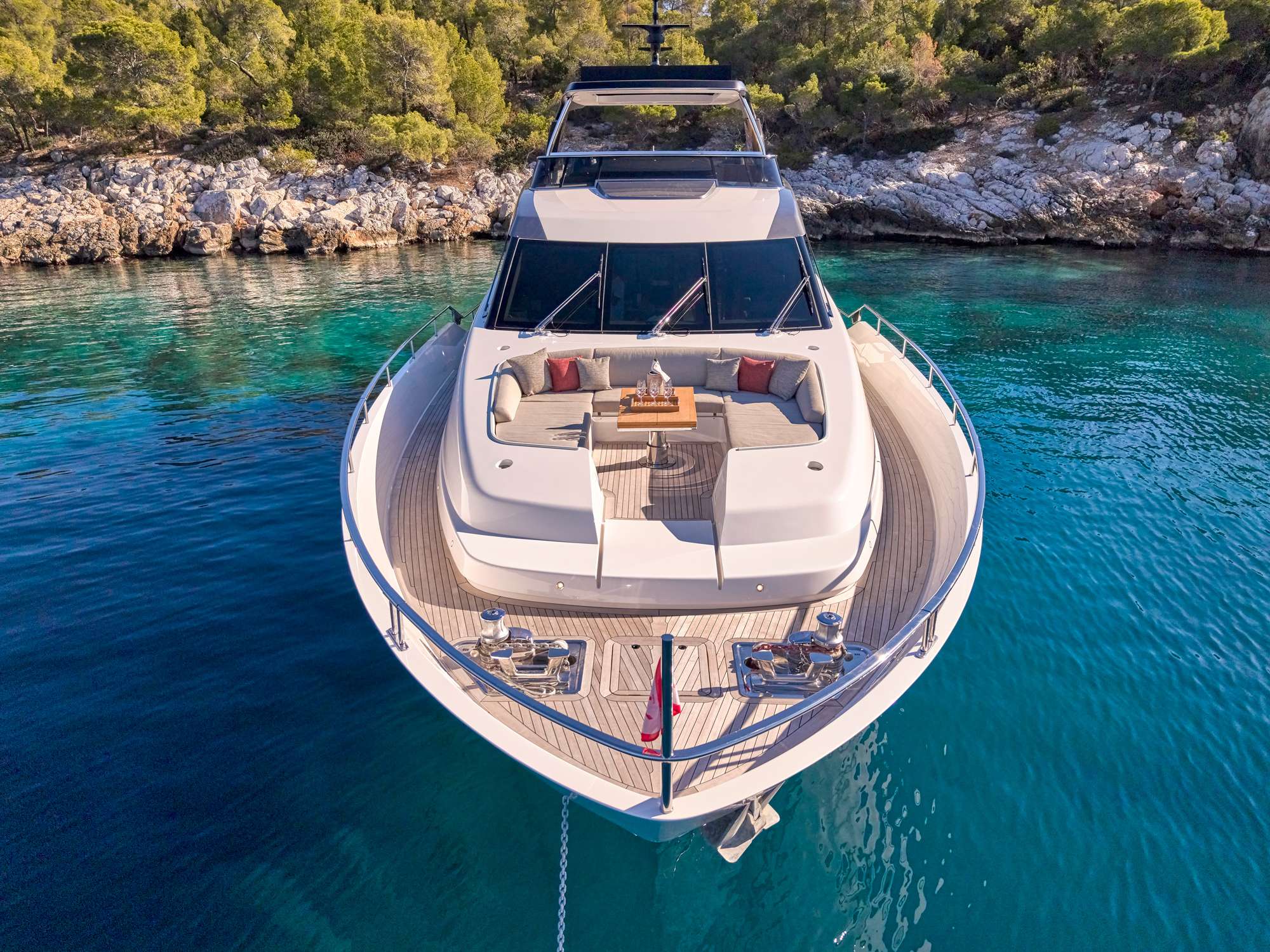 Luxury Crewed Motor Yacht AKASTI photo 3