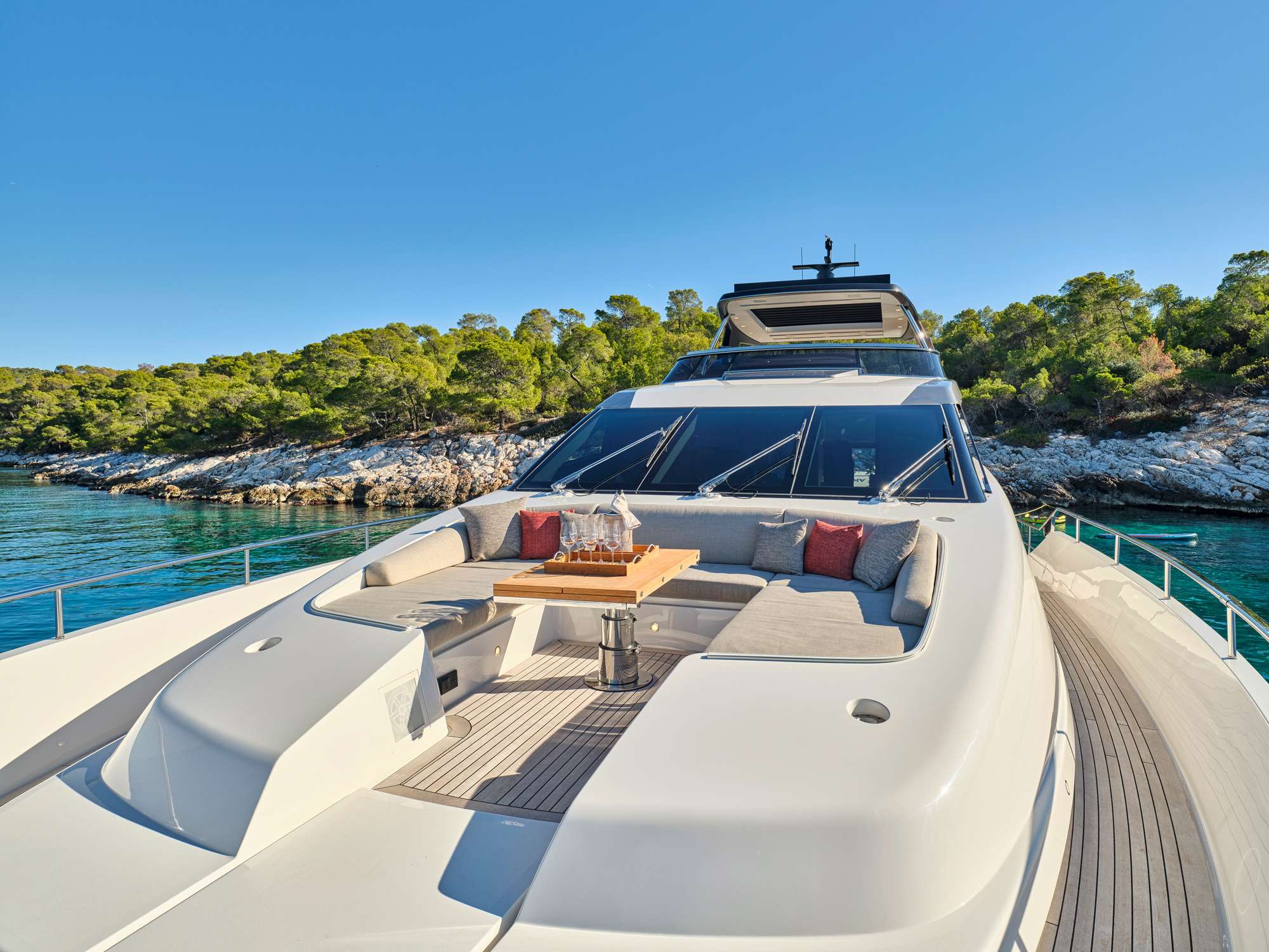 Luxury Crewed Motor Yacht AKASTI photo 6