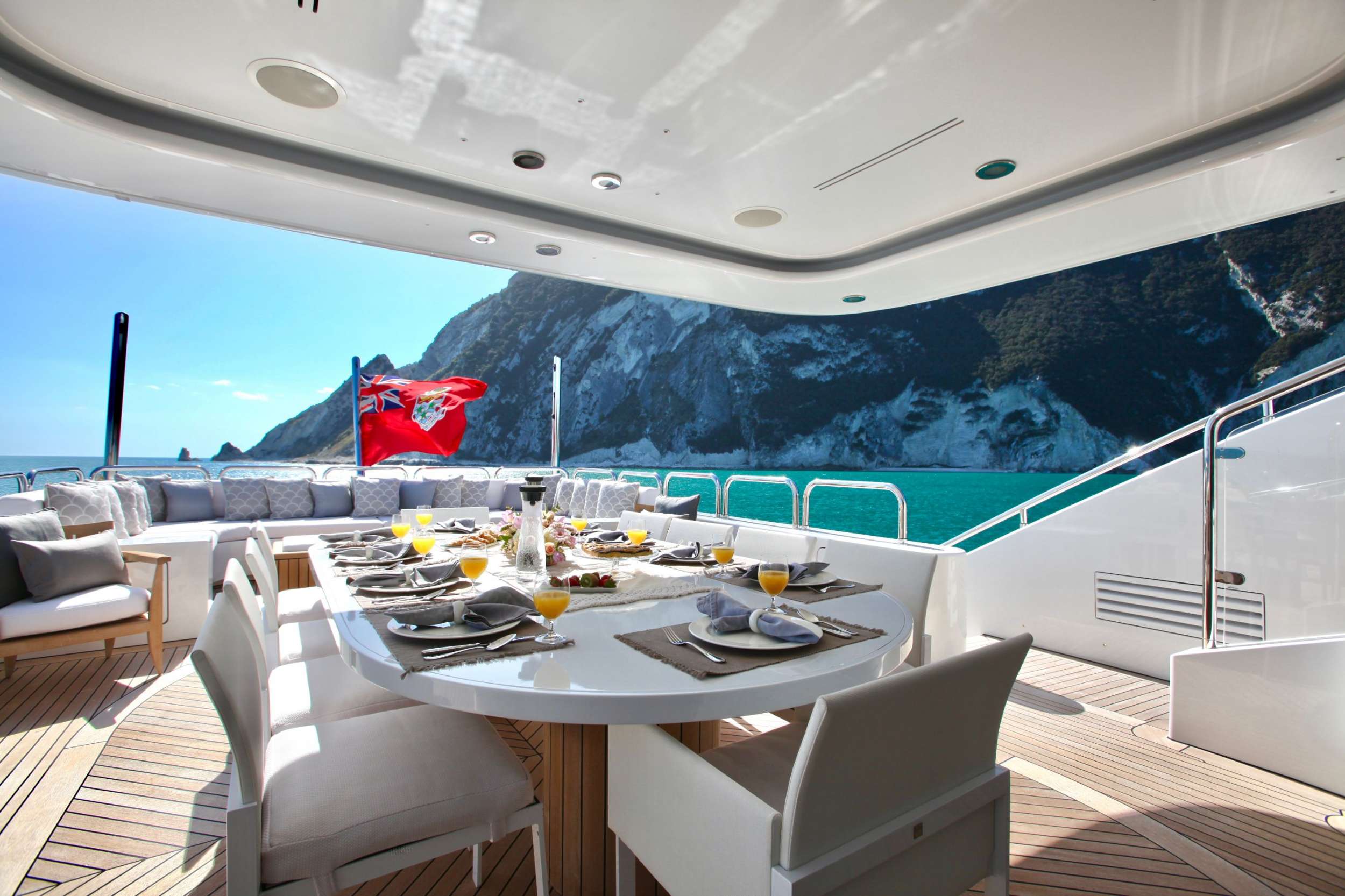 Luxury Crewed Motor Yacht ALALYA photo 4