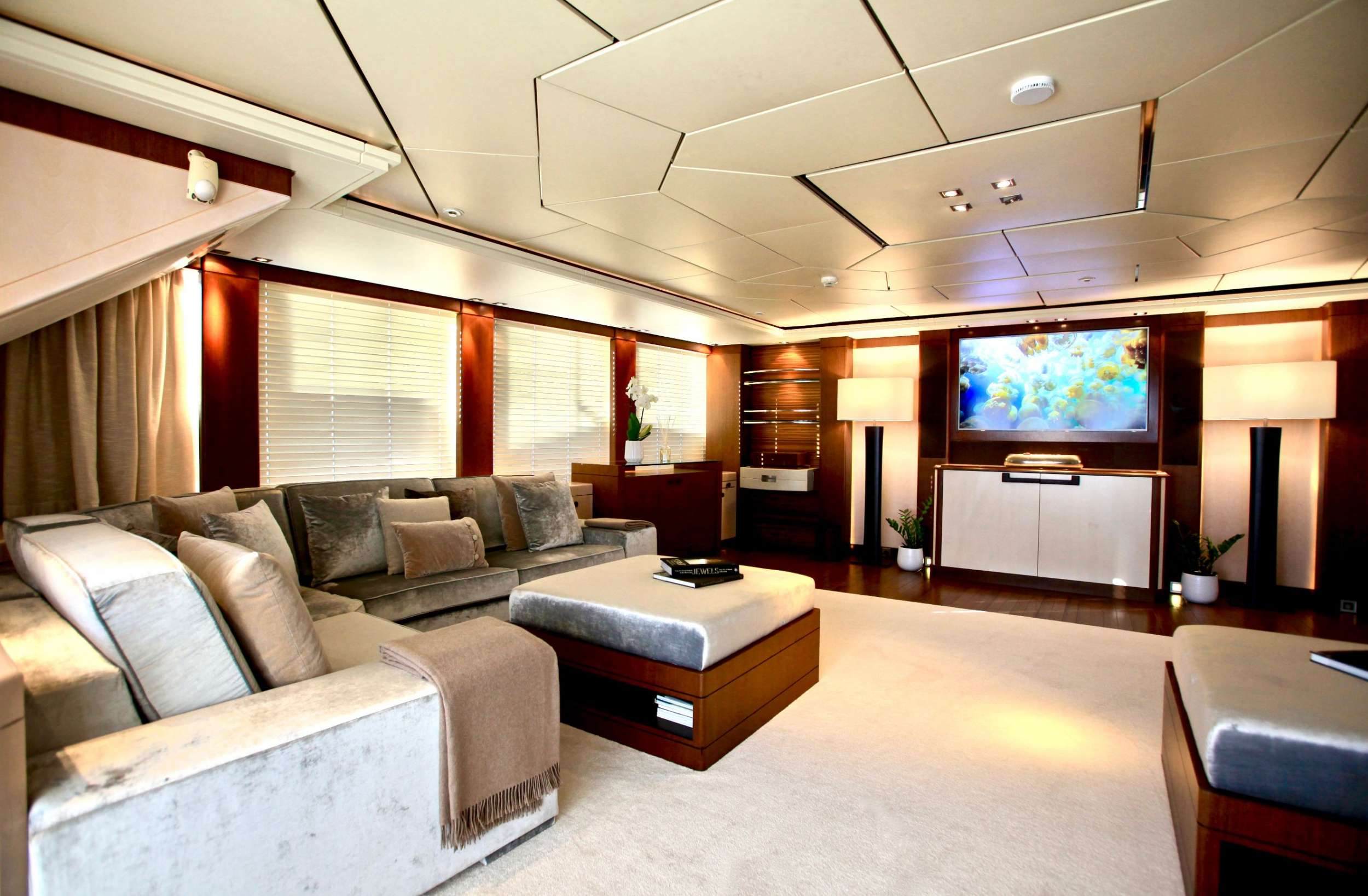 Luxury Crewed Motor Yacht ALALYA photo 8