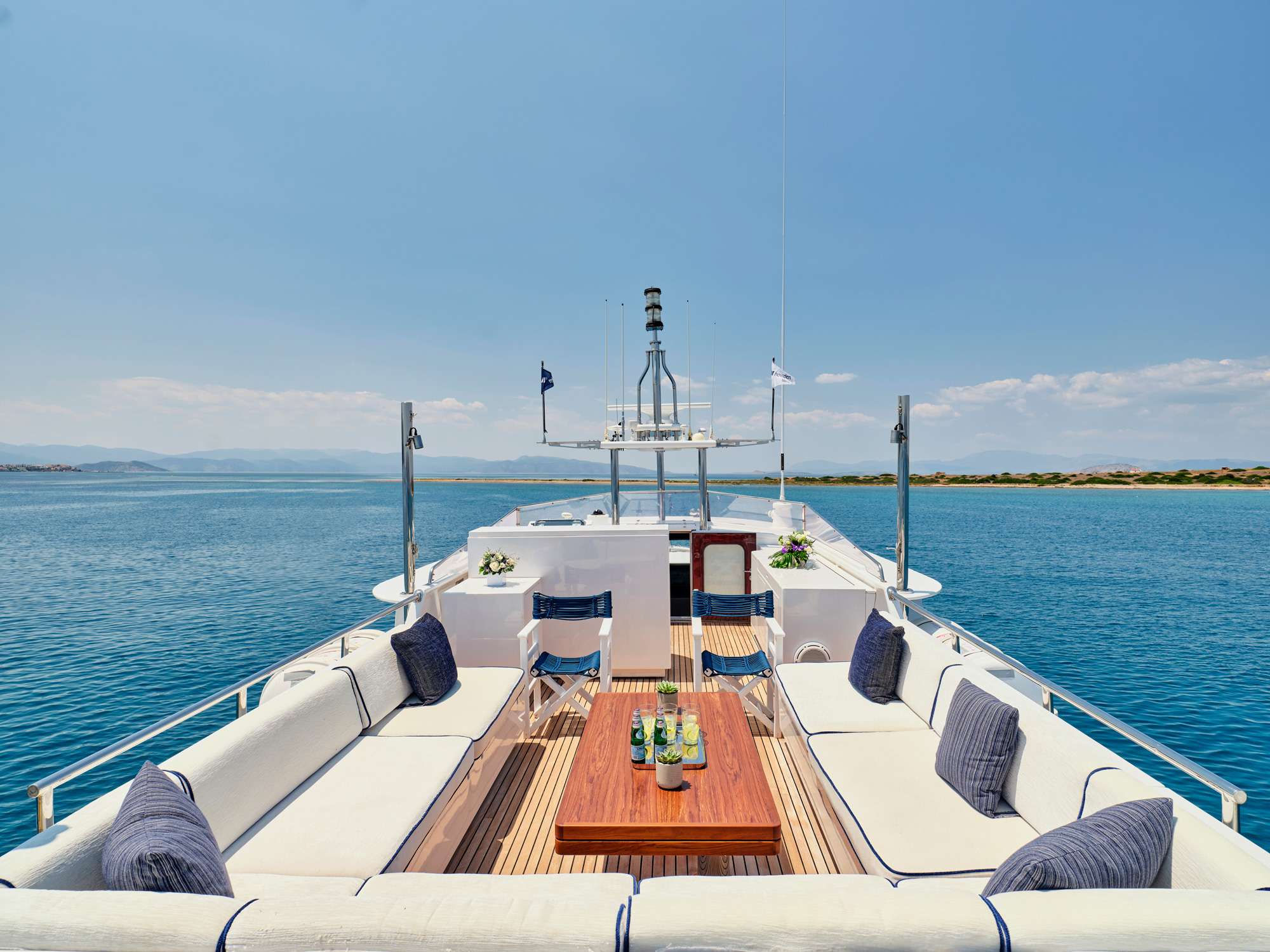 Luxury Crewed Motor Yacht ALAYA photo 4