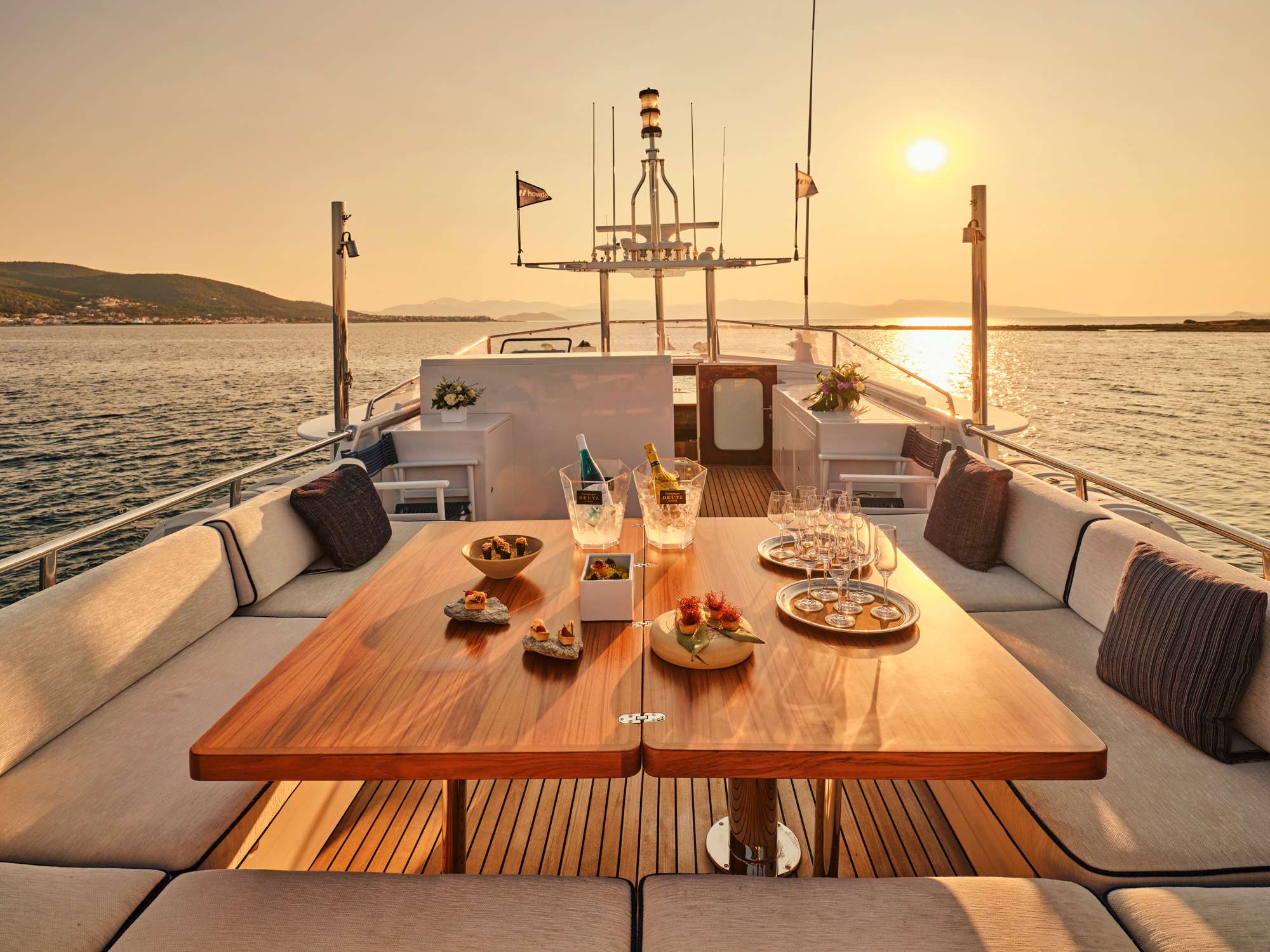 Luxury Crewed Motor Yacht ALAYA photo 5