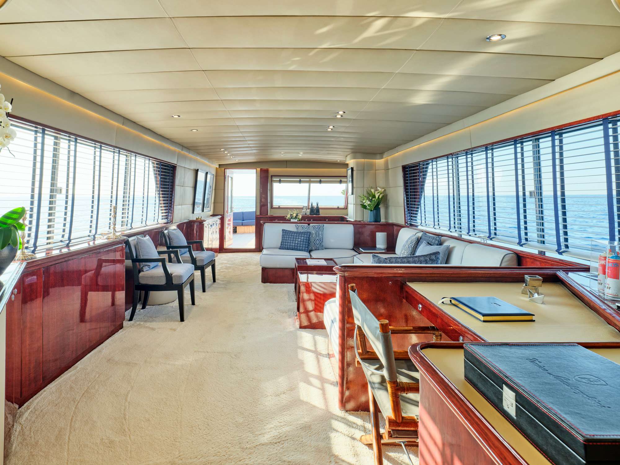 Luxury Crewed Motor Yacht ALAYA photo 8