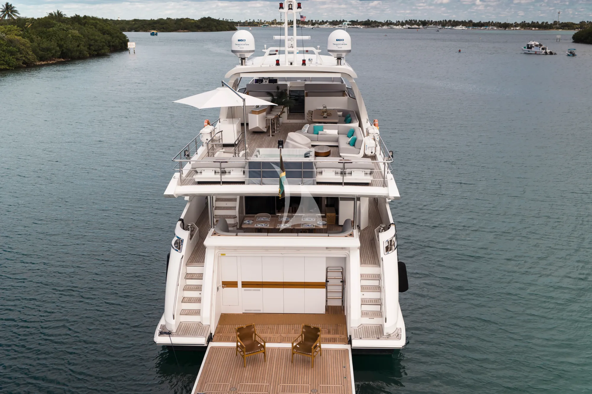 Luxury Crewed Motor Yacht ALEGRIA photo 3