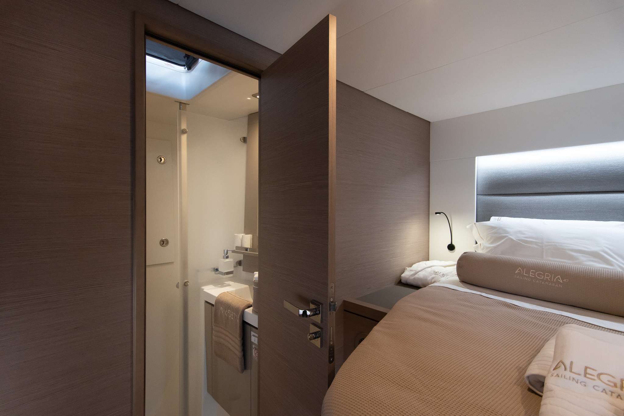 Crewed Catamaran ALEGRIA photo 6