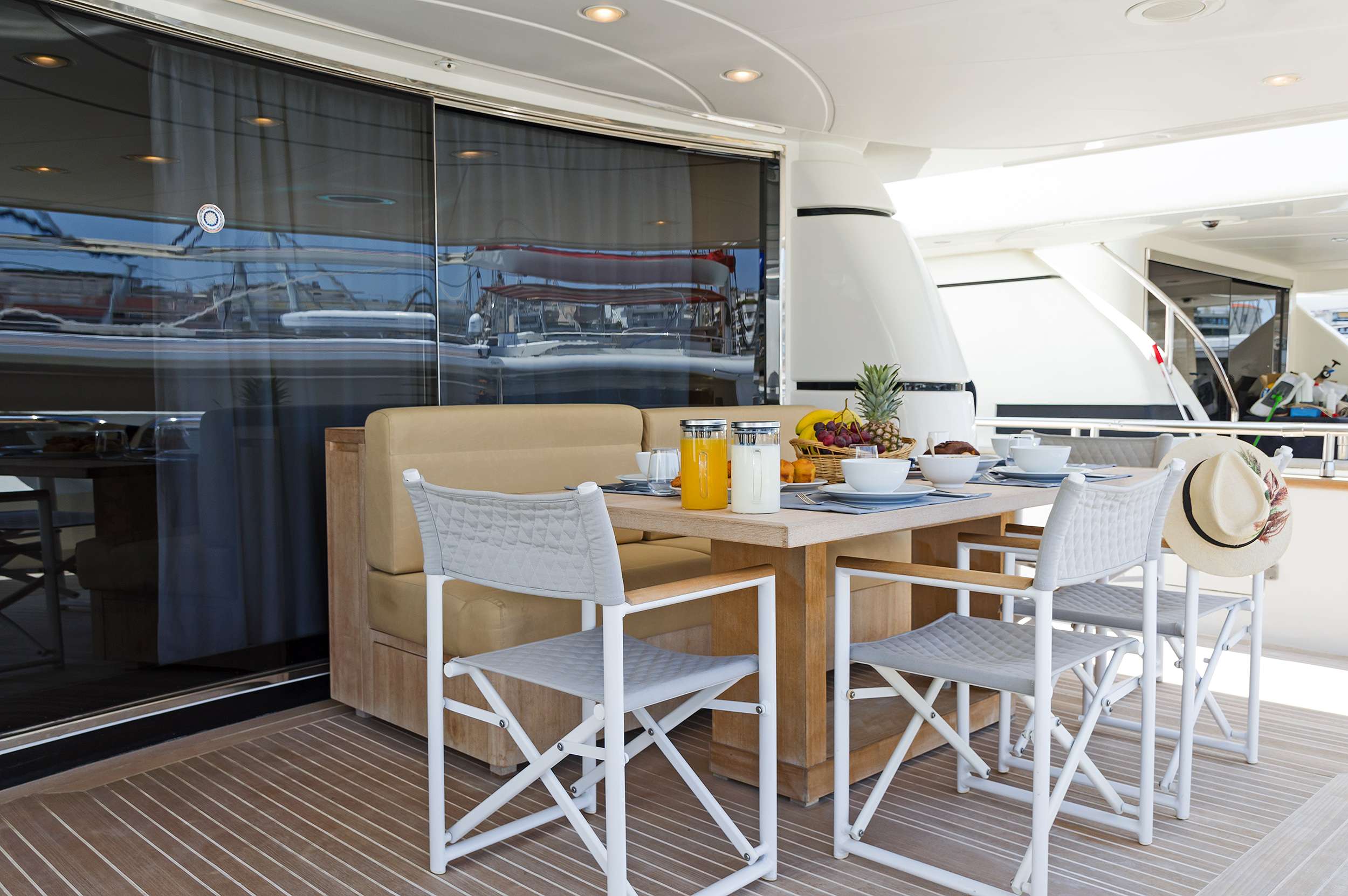 Luxury Crewed Motor Yacht ALEGRIA photo 3