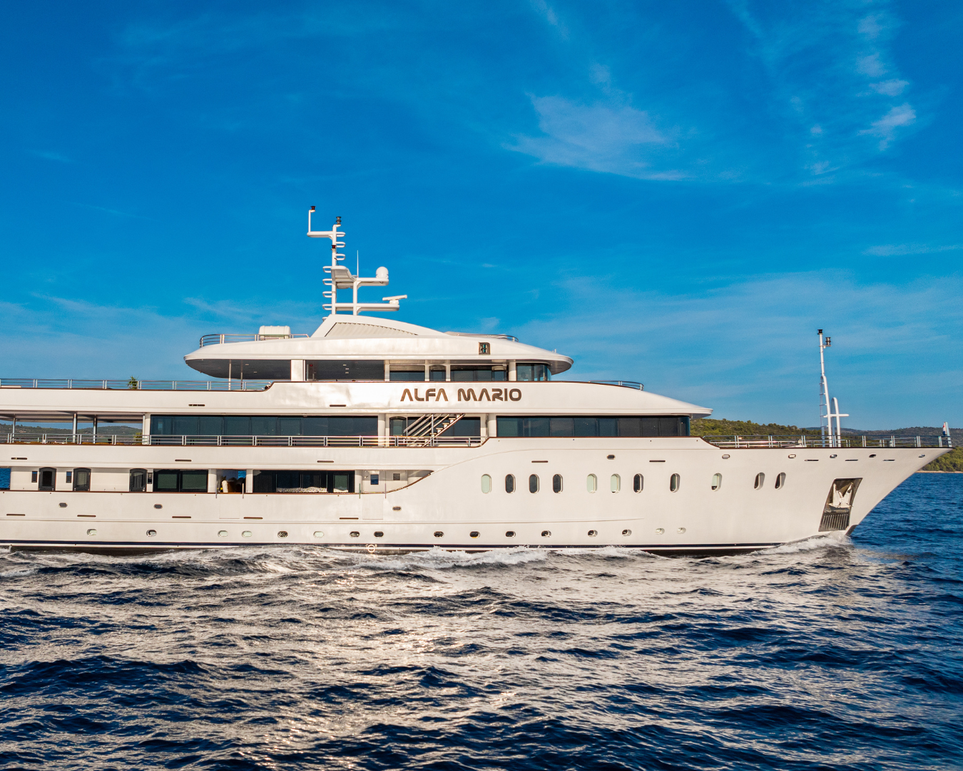 Crewed Motor Yacht ALFA MARIO photo 3