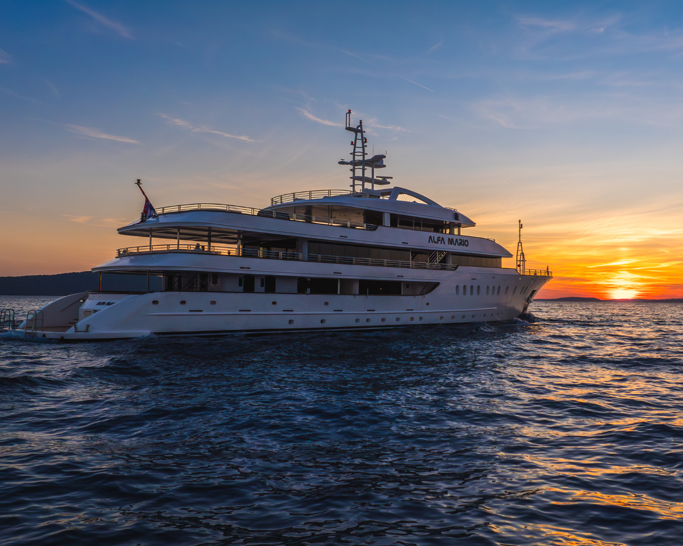 Crewed Motor Yacht ALFA MARIO photo 7