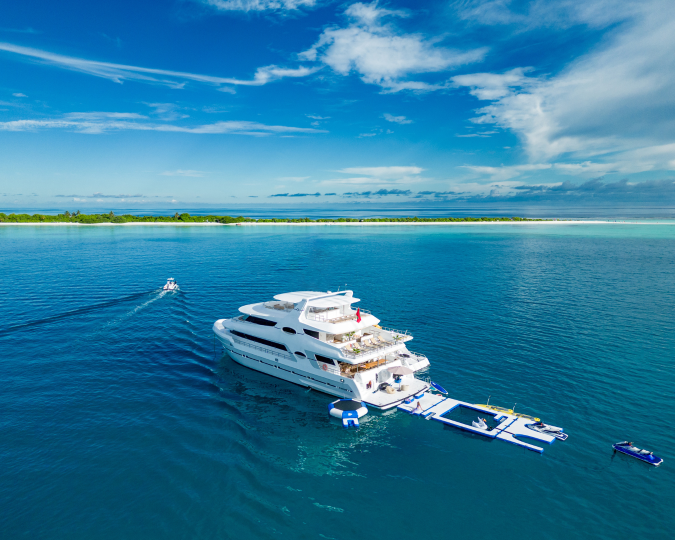 Crewed Motor Yacht ALICE photo 3
