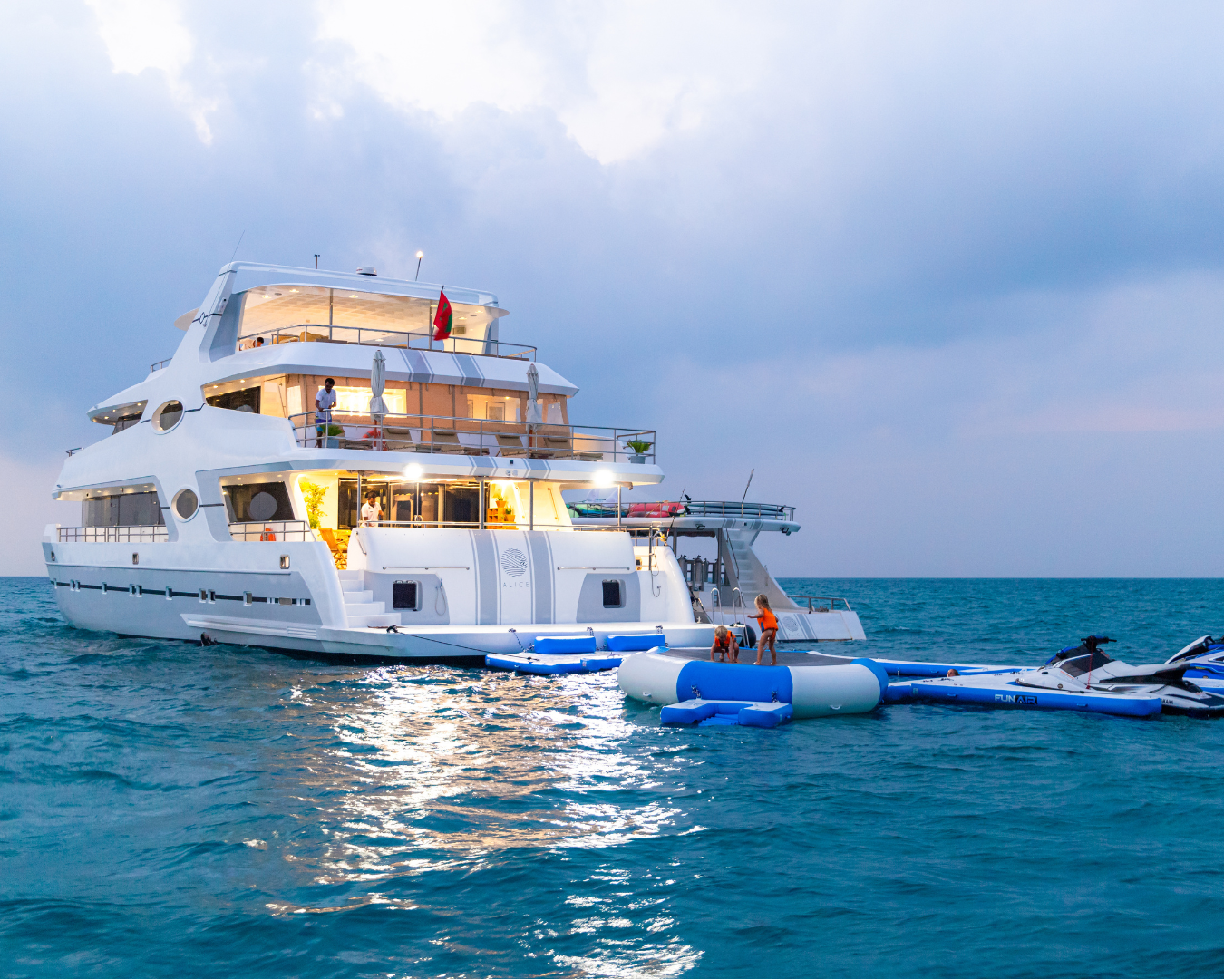 Crewed Motor Yacht ALICE photo 8