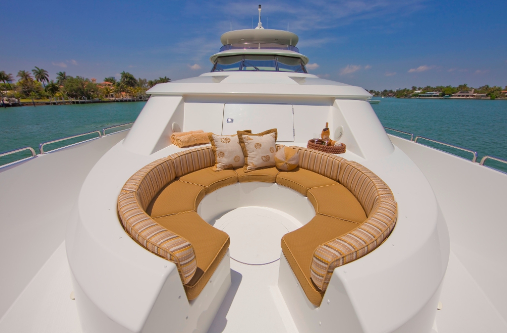 Luxury Crewed Motor Yacht ALICIA photo 7