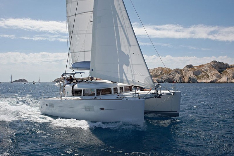 Bareboat Catamaran ALLOVI photo 6